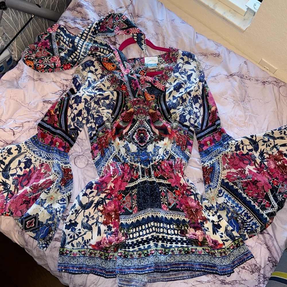 Camilla Floral Romper w Belt. Size Small